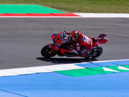 Pronostici MotoGP, risultati GP San Marino 2026. Vince ancora Marc Marquez che prende il comando del motomondiale