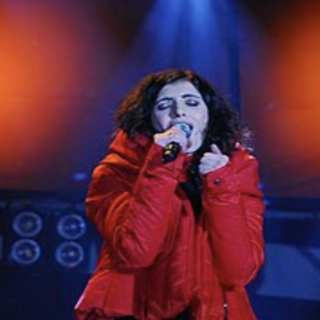 Pronostici Sanremo 2025: le scelte degli italiani che puntano in massa su Olly e Giorgia